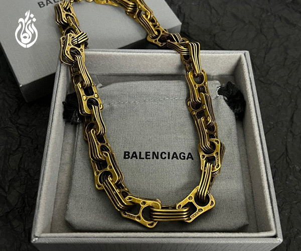 آشنایی با ویژگی های Balenciaga
